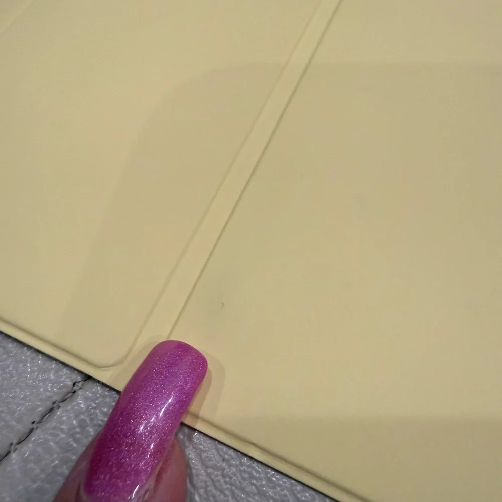 Apple iPad Magnetic Tablet Cover - YELLOW